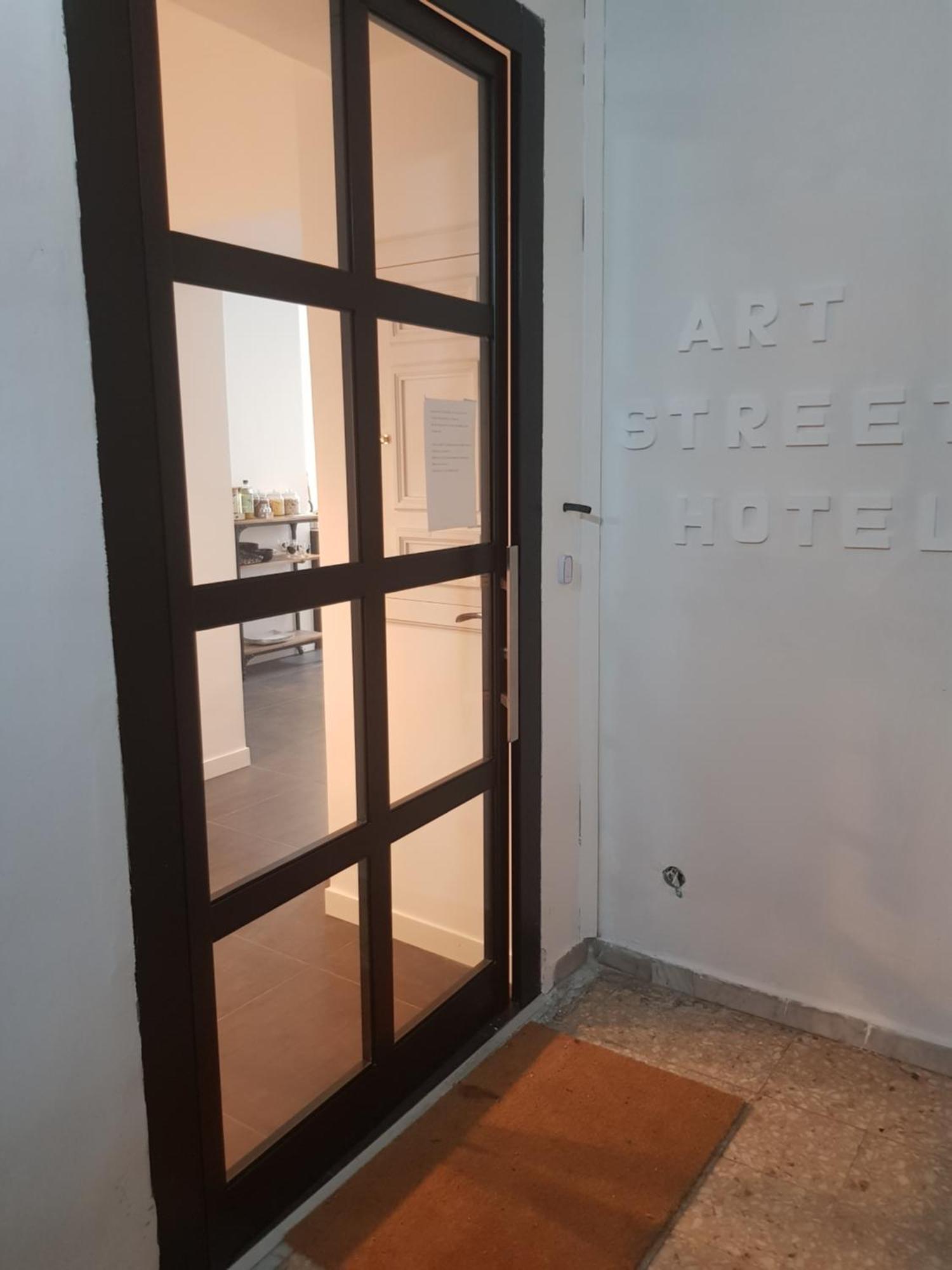 Art Street Hotel Неаполь Экстерьер фото