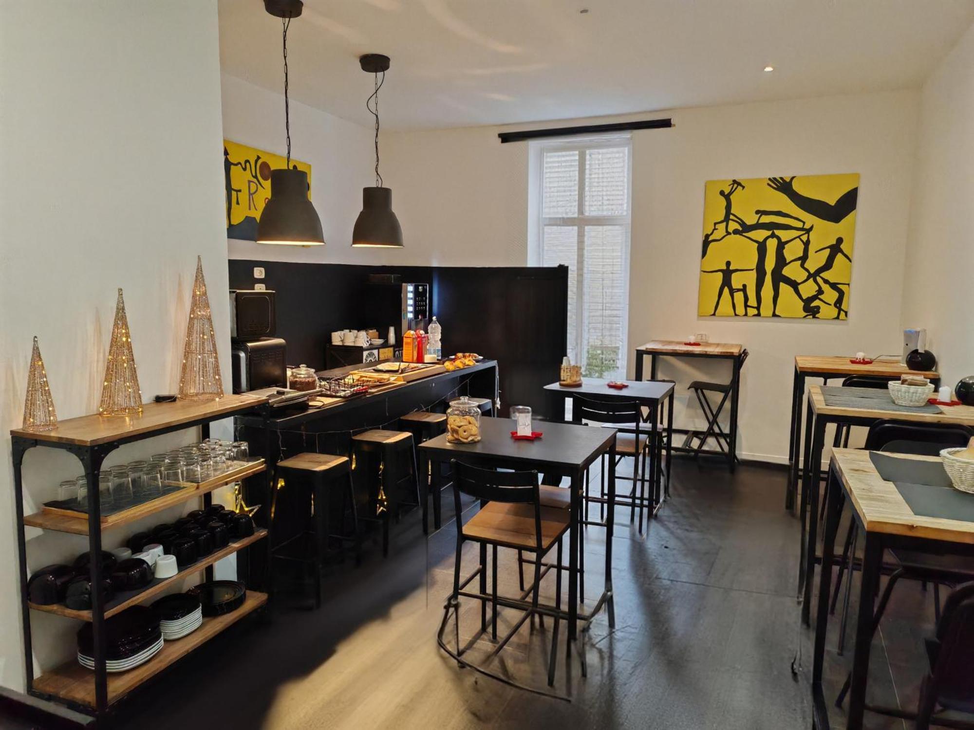 Art Street Hotel Неаполь Экстерьер фото