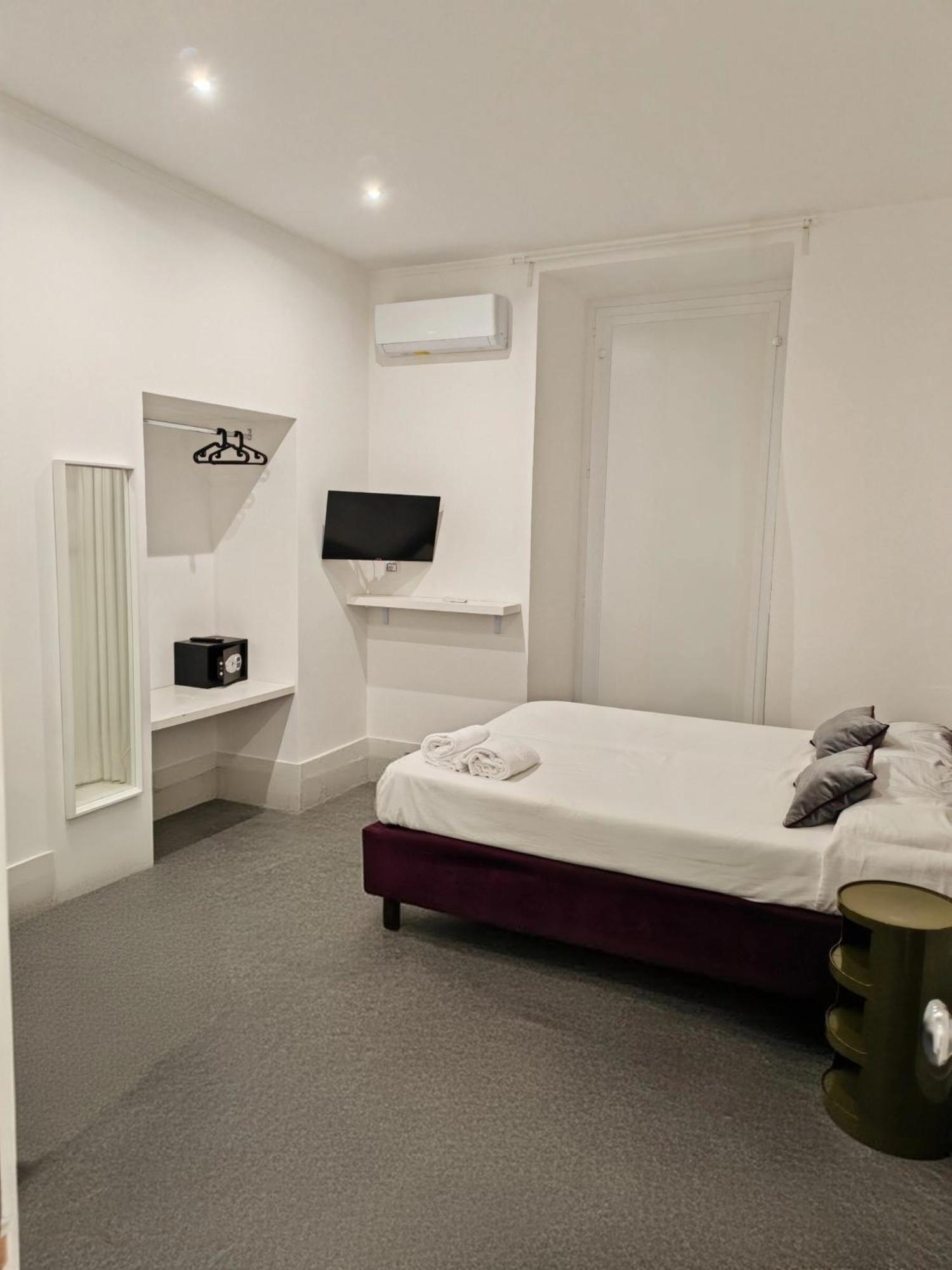 Art Street Hotel Неаполь Экстерьер фото