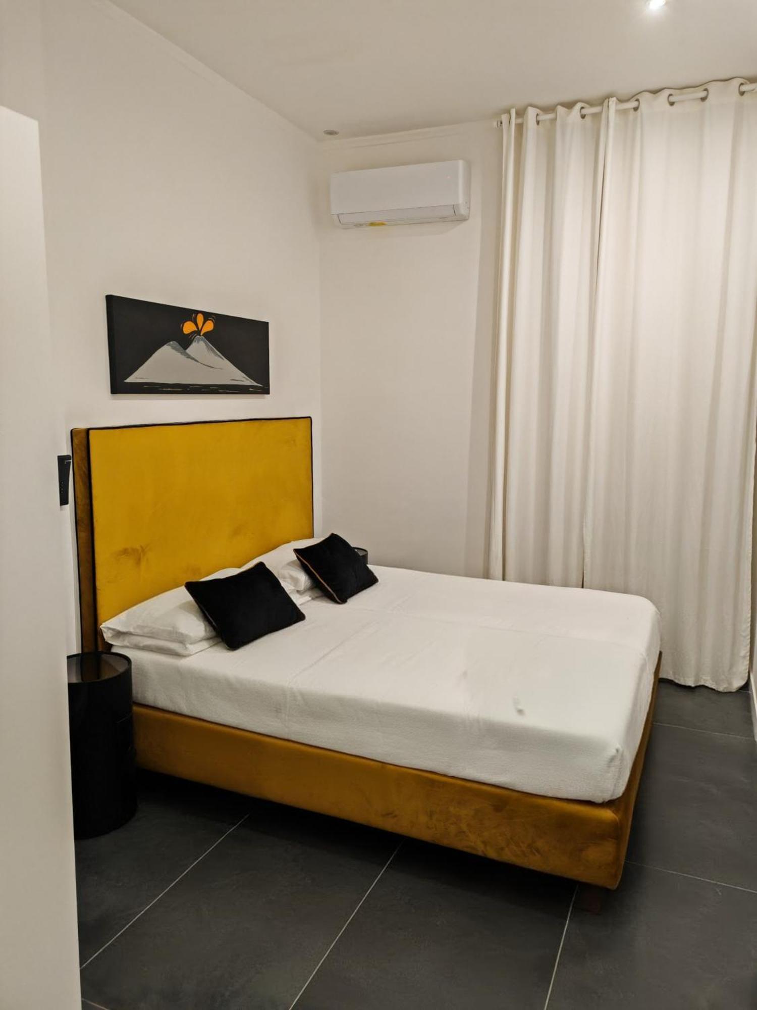 Art Street Hotel Неаполь Экстерьер фото