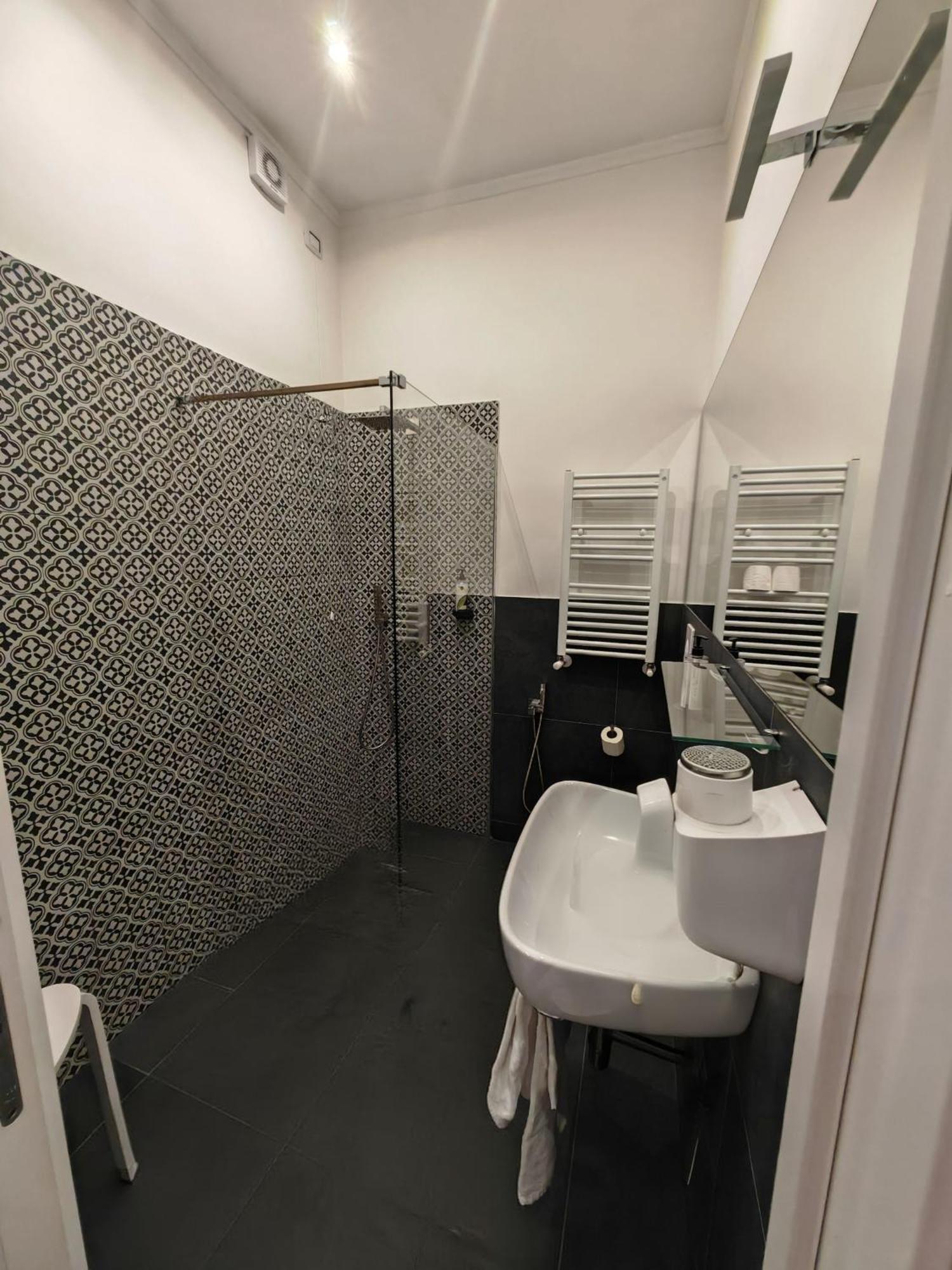 Art Street Hotel Неаполь Экстерьер фото